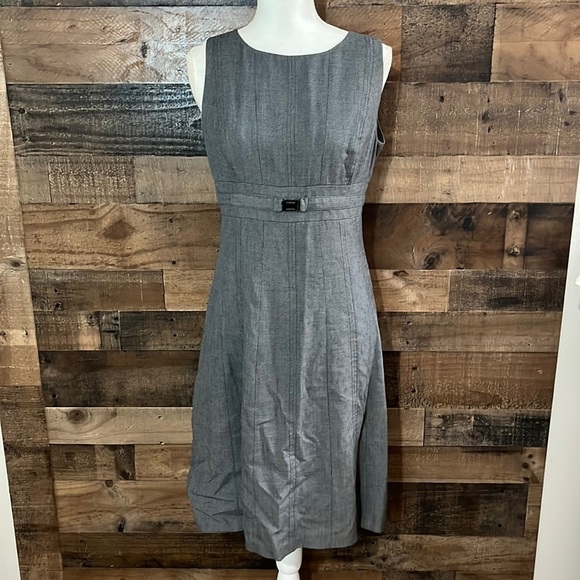 Tahari Classic Retro Fit & Flare Dress 4 Career Office Daytime Versatile Size 6 - Picture 1 of 6